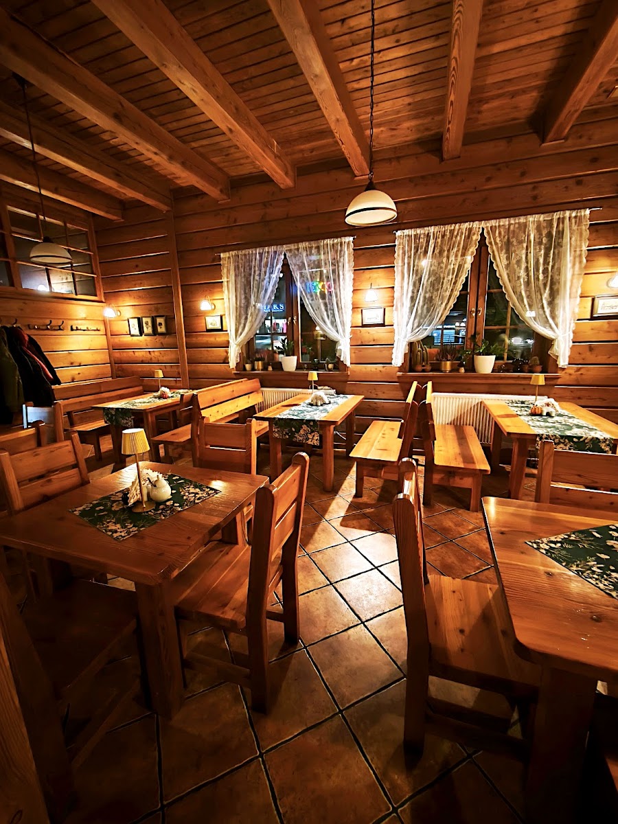 Modrzewiowa Chata. Restauracja-2