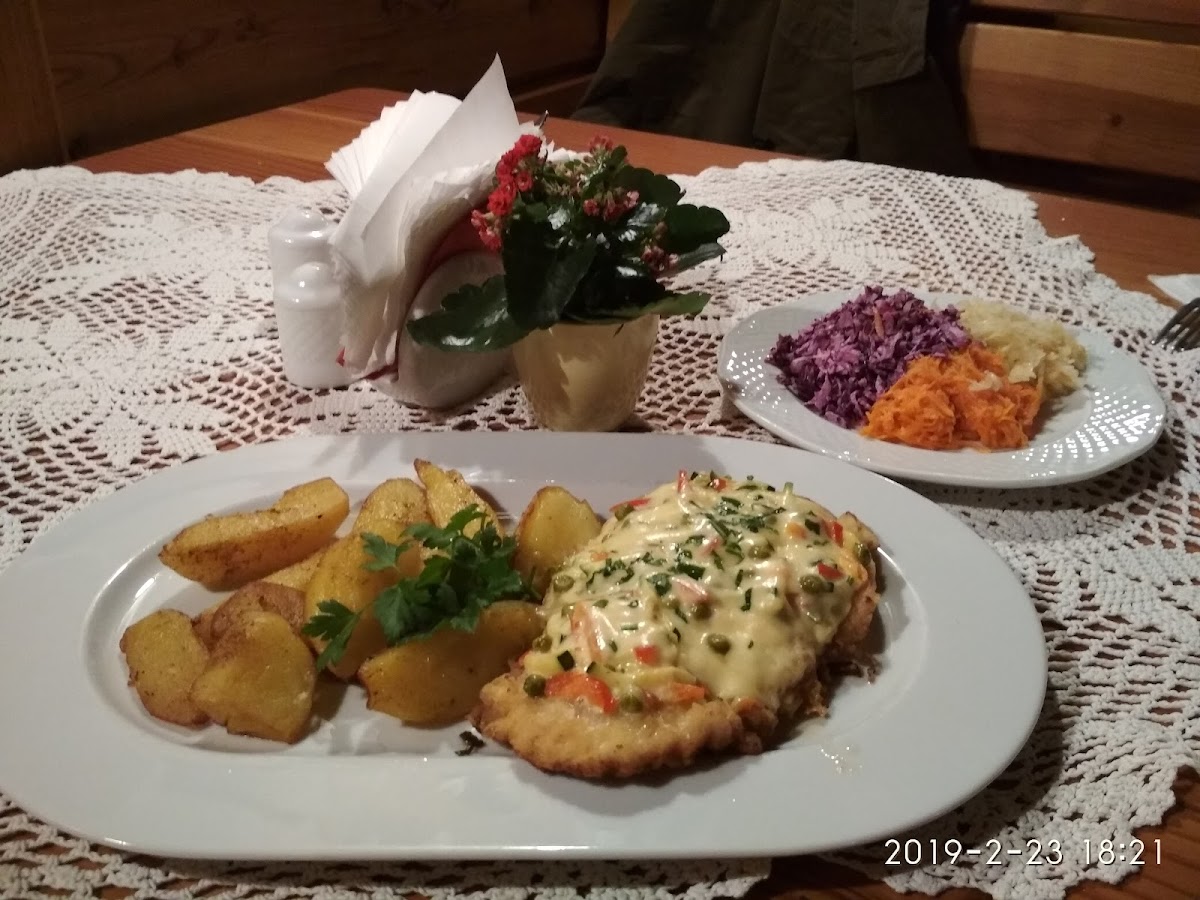 Modrzewiowa Chata. Restauracja-9